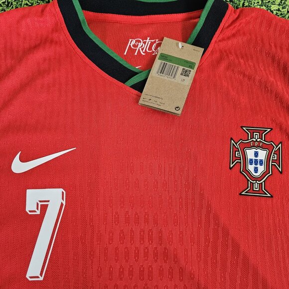 Men's Portugal 2024 Home Player Version Cristiano Ronaldo Jersey - Picture 3 of 5